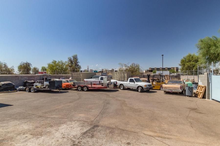 7118 W Frier Dr, Glendale, AZ 85303